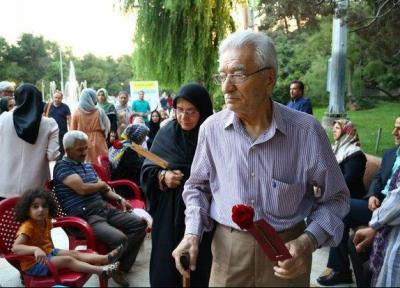 81 درصد سالمندان ایرانی با خانواده زندگی می نمایند