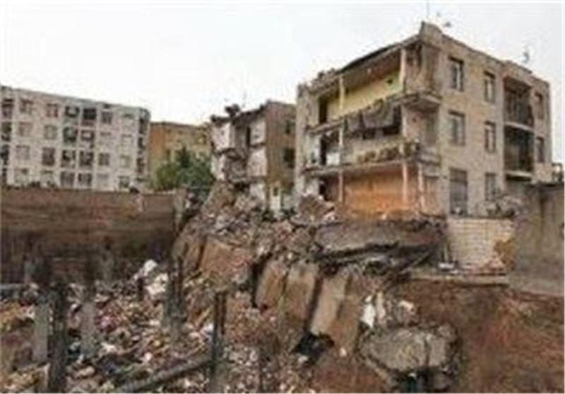 بازداشت مالک و مهندس ناظر به دنبال ریزش ساختمان در تهران بازداشت مالک و مهندس ناظر به دنبال ریزش ساختمان در تهران نو، تحقیقات ادامه دارد