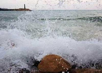 افزایش گرما در شمال کشور ، موج های 2.5 متری در دریای عمان